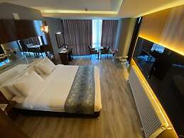 Yucel Hotel