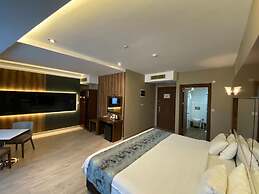 Yucel Hotel