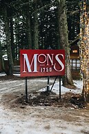 Karinna Forest Houses