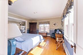 Dominion Hill Country Inn