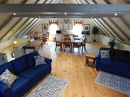 Dominion Hill Country Inn