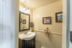 Dominion Hill Country Inn
