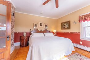 Dominion Hill Country Inn