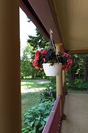 Dominion Hill Country Inn