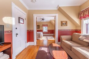 Dominion Hill Country Inn