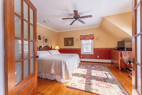 Dominion Hill Country Inn