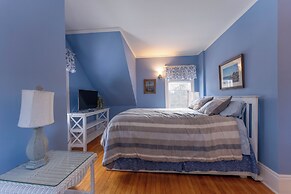 Dominion Hill Country Inn