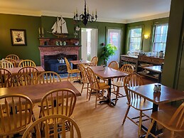 Dominion Hill Country Inn