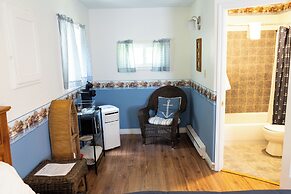 Dominion Hill Country Inn