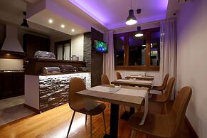 J24 B&B