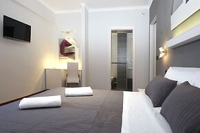 J24 B&B
