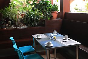 All Days Inn and Out