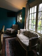 Judson Heath Colonial Inn