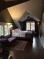 Judson Heath Colonial Inn