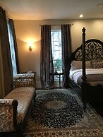 Judson Heath Colonial Inn