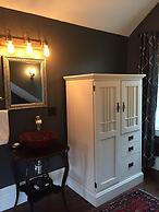 Judson Heath Colonial Inn