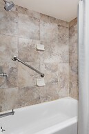 Delta Hotels by Marriott Burlington