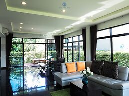 Sea & Sea Villa Resort Sangaroon