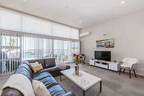 Luxury 3BR Waterfront Penthouse