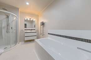 Luxury 3BR Waterfront Penthouse