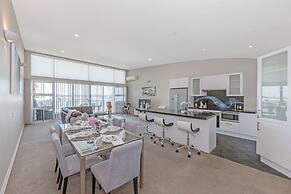 Luxury 3BR Waterfront Penthouse