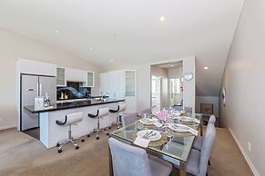 Luxury 3BR Waterfront Penthouse