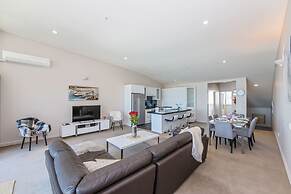 Luxury 3BR Waterfront Penthouse