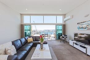 Luxury 3BR Waterfront Penthouse