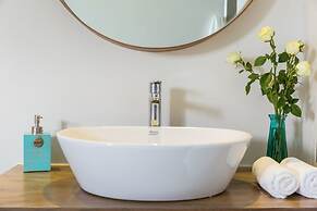 Villa Lanta at Comoon Boutique Villas