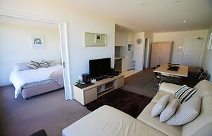 Melbourne by the Botanical Gardens