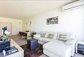 Melbourne by the Botanical Gardens