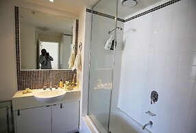 Melbourne by the Botanical Gardens