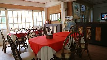 Cabua-an Beach Resort - Hostel