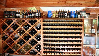 Villa Paraiso Resort & Apartelle