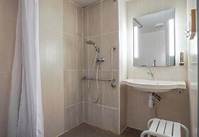 B&B HOTEL AIX EN PROVENCE Pont de l'Arc