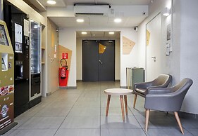 B&B HOTEL AIX EN PROVENCE Pont de l'Arc