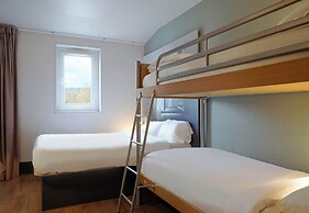 B&B HOTEL AIX EN PROVENCE Pont de l'Arc