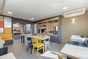 B&B HOTEL AIX EN PROVENCE Pont de l'Arc