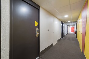 B&B HOTEL AIX EN PROVENCE Pont de l'Arc