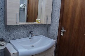 Banex Hotel and Suites