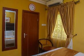 Banex Hotel and Suites