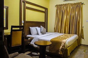 Banex Hotel and Suites