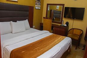 Banex Hotel and Suites