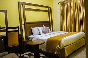 Banex Hotel and Suites