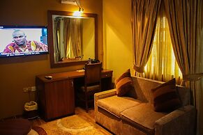 Banex Hotel and Suites