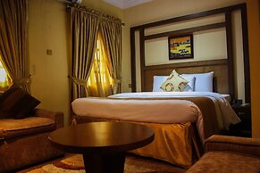 Banex Hotel and Suites