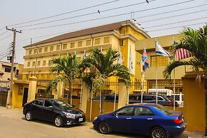 Banex Hotel and Suites