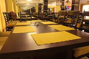 Banex Hotel and Suites