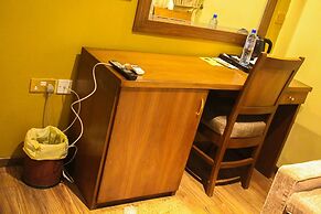 Banex Hotel and Suites