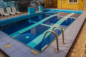 Banex Hotel and Suites